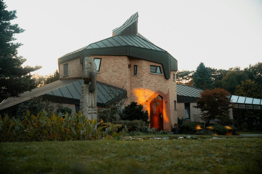 Light Stone Metal Roof Trends for Modern Homes